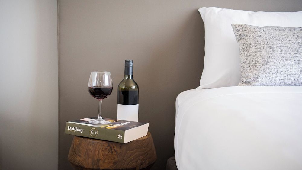 Abode Phillip Fall into Winter Queen Studio 3