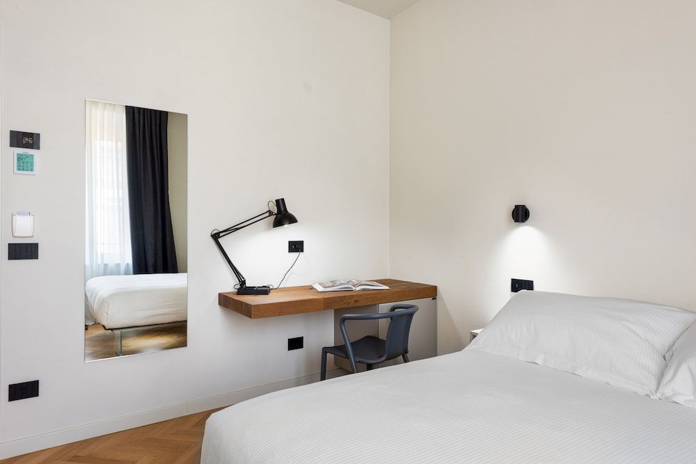 Villa Fedora Luxury Suites Standard Room, Courtyard View