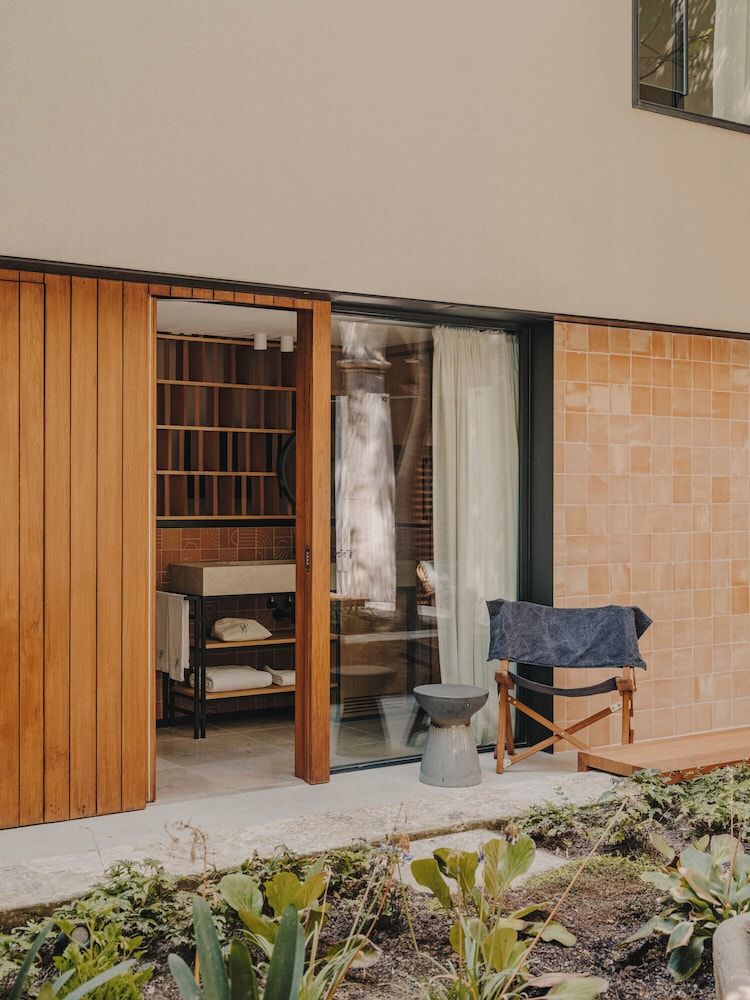 Hotel Palau Fugit Pati Garden 3