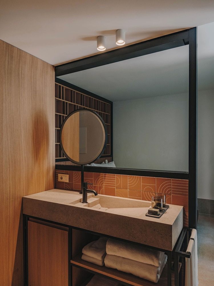 Hotel Palau Fugit Roomy Vista Pati 2