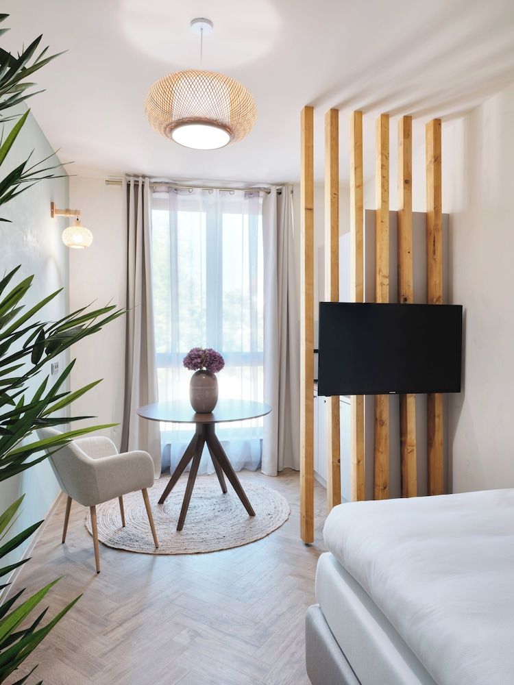 PHIL & MAX Hotel & Apartments Messe Comfort Double or Twin Room 5