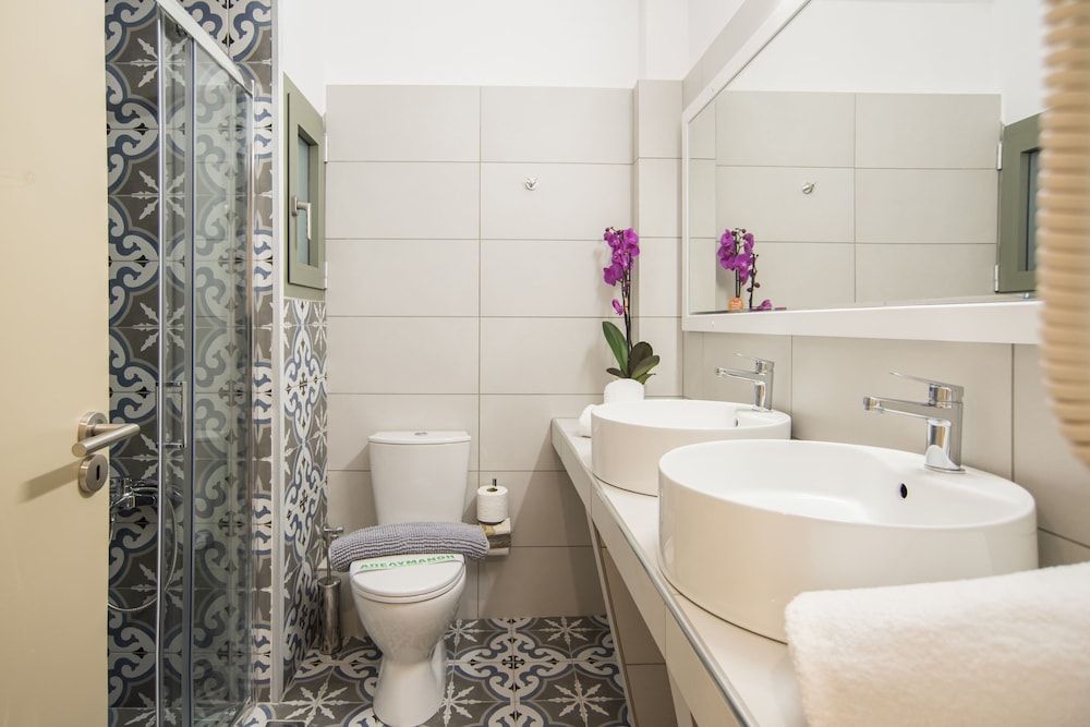 V Hotel Delphi Luxury Room 3