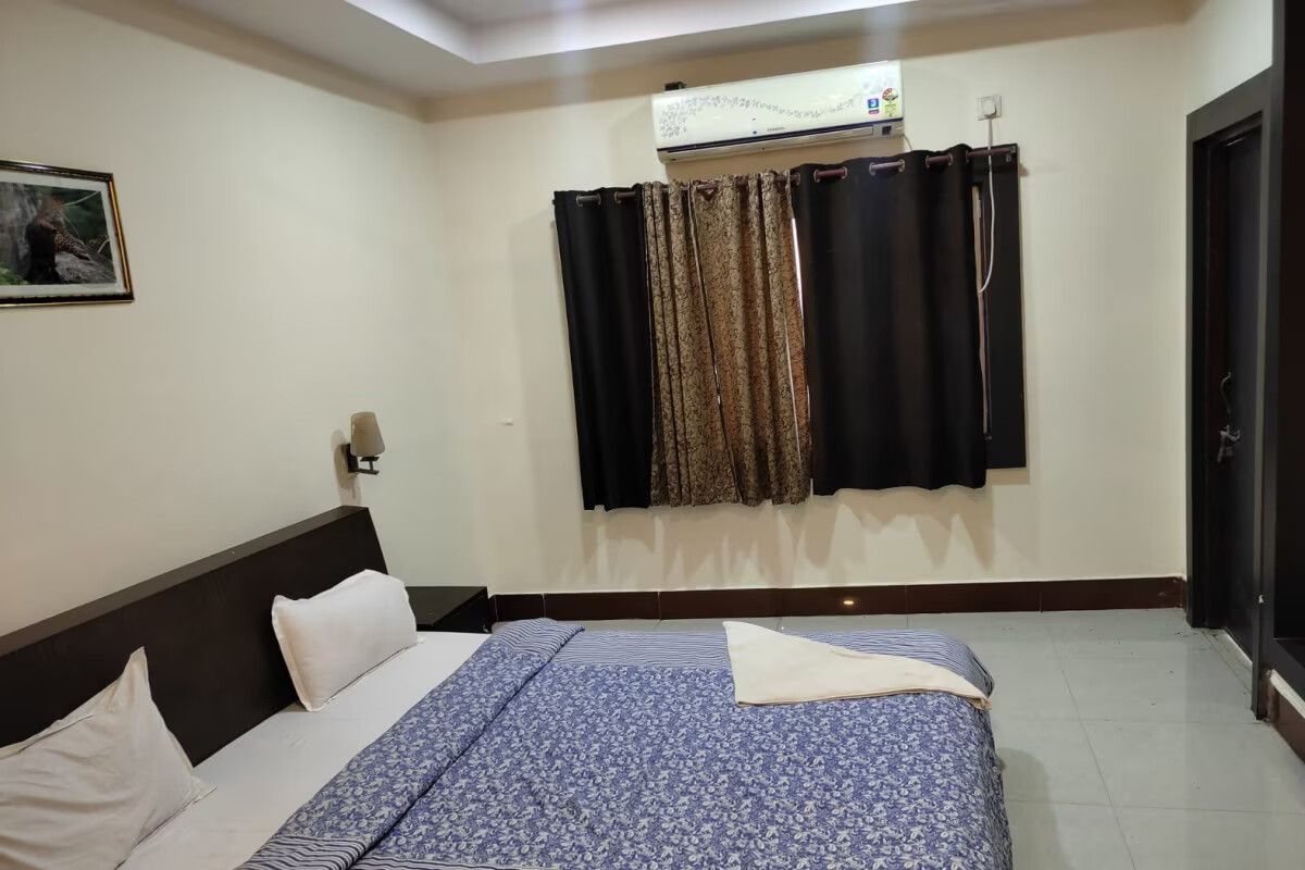 Hotel Apaar Residency Deluxe Ac Room 6