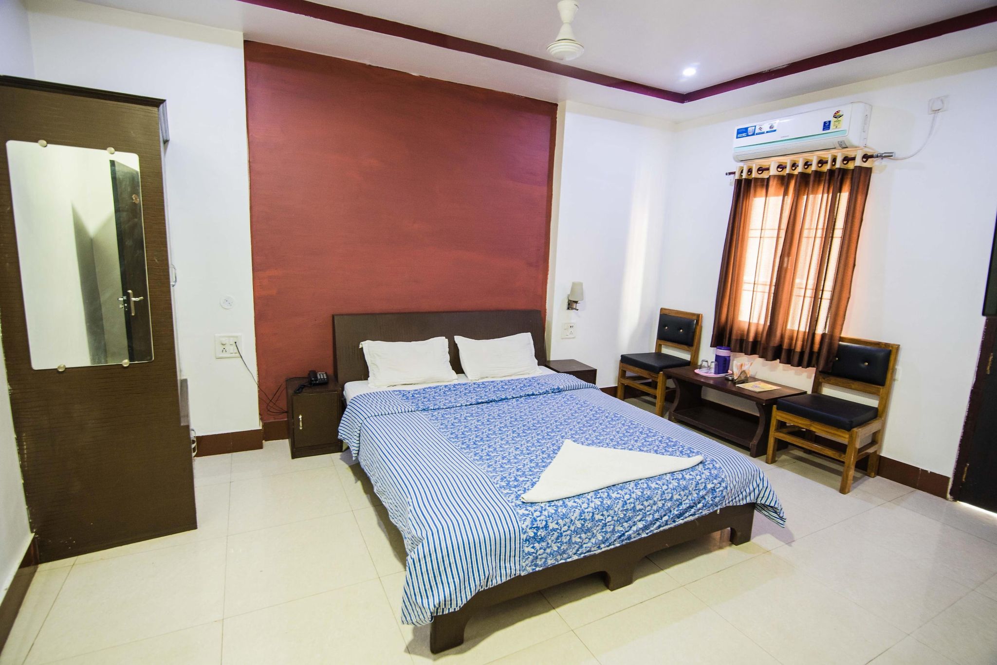 Hotel Apaar Residency Deluxe Ac Room 4