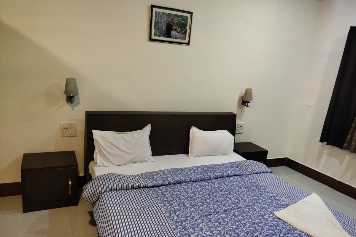 Hotel Apaar Residency Deluxe Ac Room 11