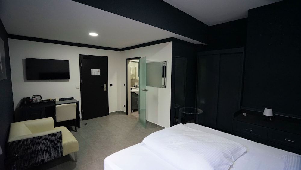 Tibet Hotel am Airport Economy Single Room 3