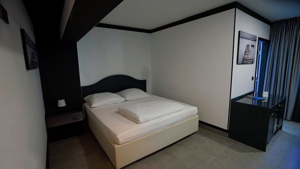 Tibet Hotel am Airport Economy Twin Room 2