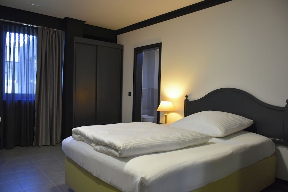 Tibet Hotel am Airport Economy Single Room