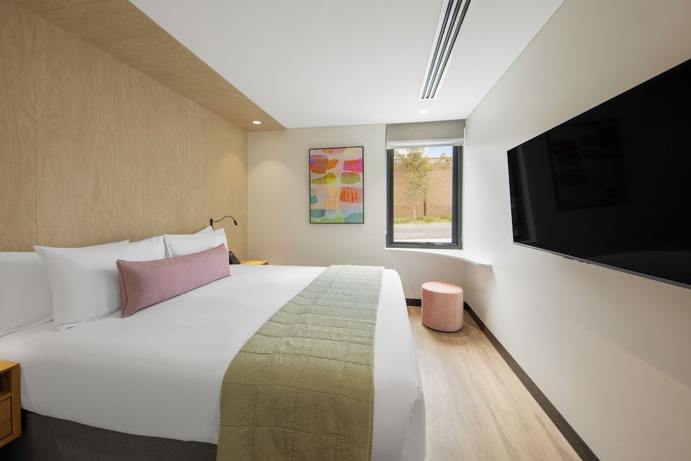 Haberfield Hotel Family Room with bath 4