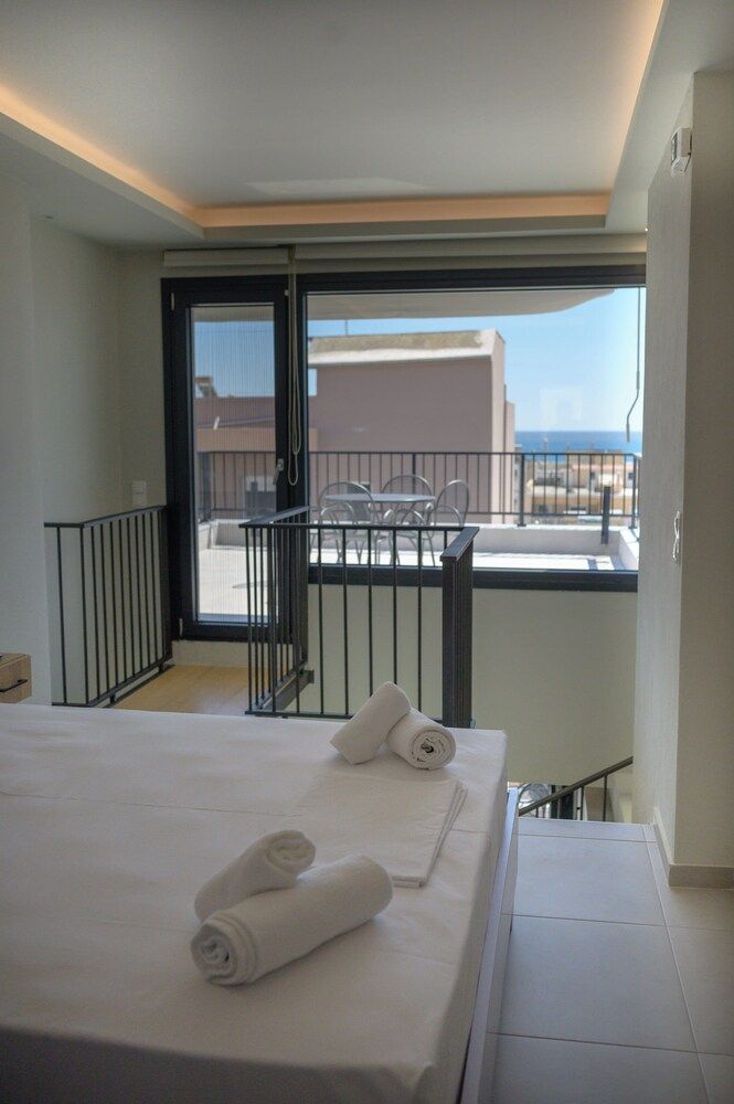 Oktolia Suites Deluxe Suite 5