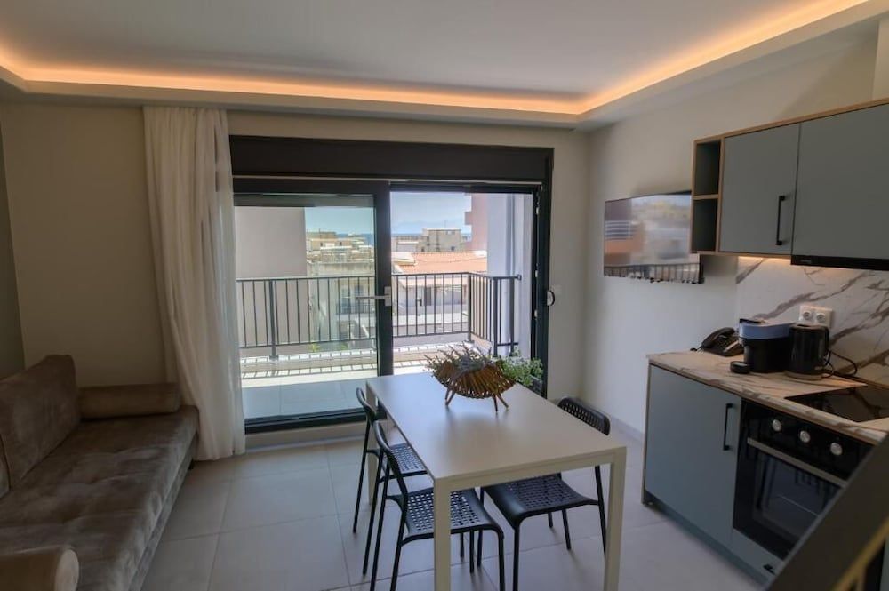 Oktolia Suites Deluxe Suite 25
