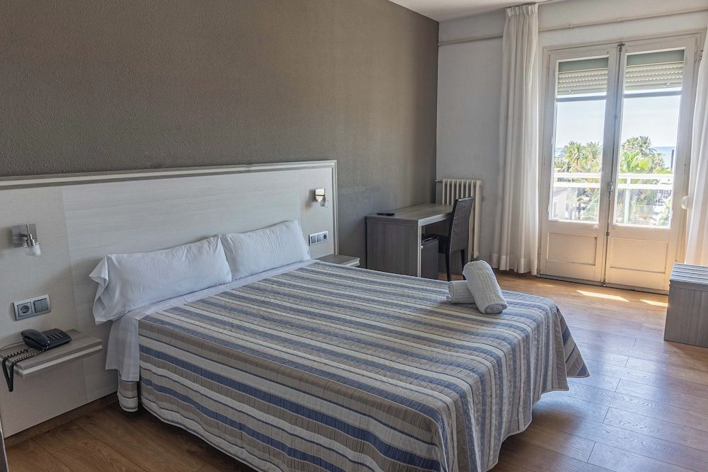 Hotel Planas Deluxe Double Room, Balcony, Sea View 4