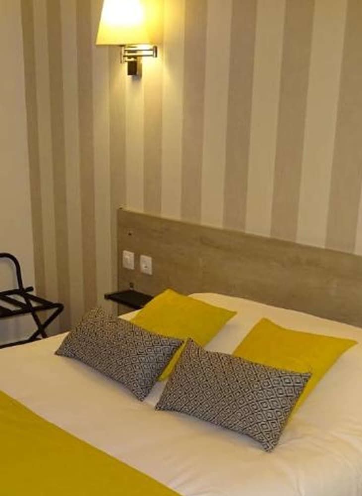 Sure Hotel by Best Western Angouleme Family Room, Multiple Beds, Non Smoking, Connecting Rooms 2