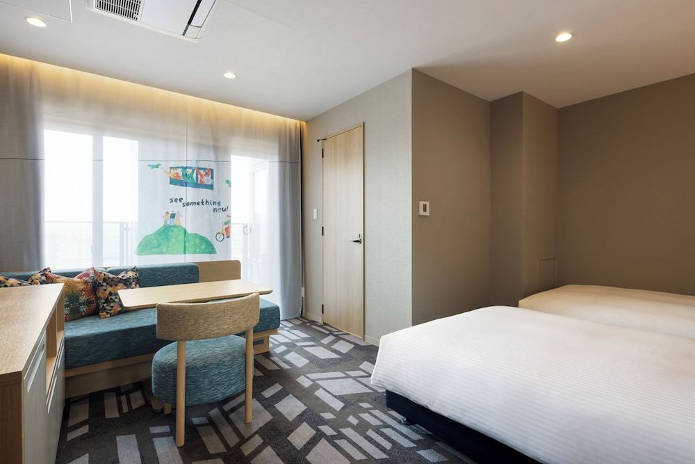 View Bath Twin Room with Sofa Bed