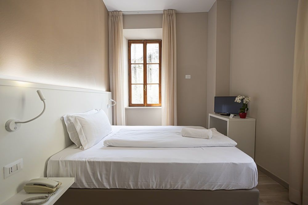 Standard Double Room, 1 Queen Bed