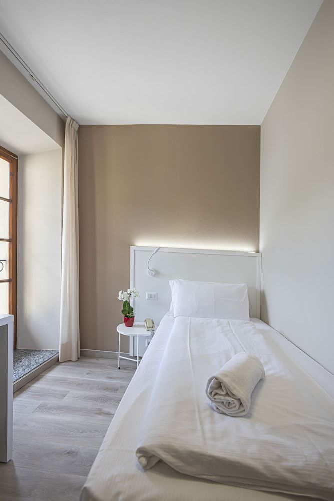 Superior Single Room, Lake View