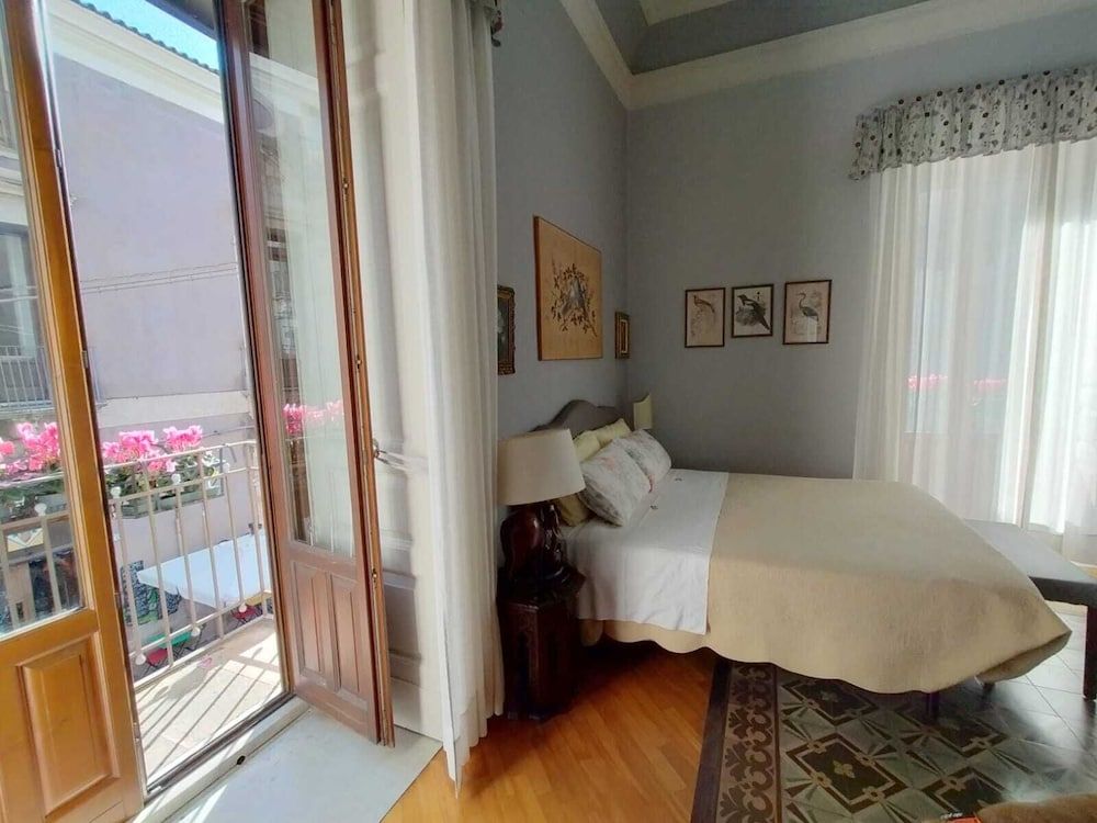 B&B Crociferi Catania Double Room, Balcony (External Private Bathroom) 11