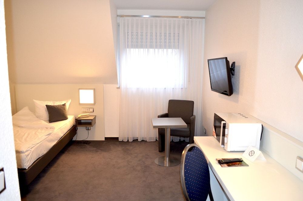 Hotel Weber Single Room 2