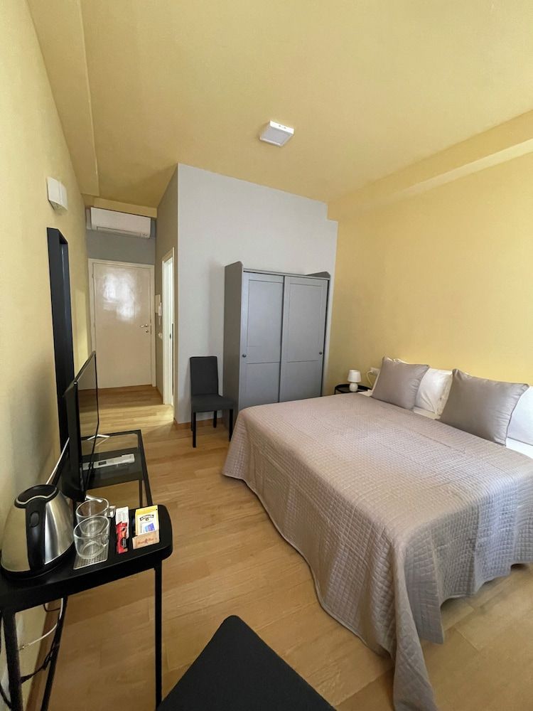 Apartment Hotel Marchesini Classic Double or Twin Room (14) 4