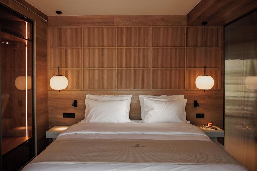 Neanderthal Hills Suite | Private Pool | Partial S.V.