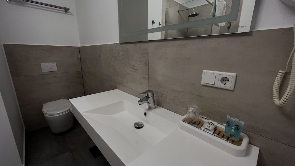 Vitalounge Hotel Comfort Double Room, 1 Queen Bed 9