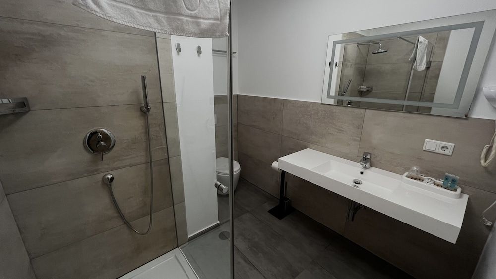 Vitalounge Hotel Comfort Double Room, 1 Queen Bed 10