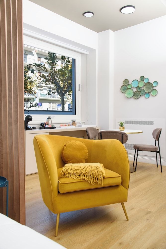 Vesuvius Palace Standard Room 3