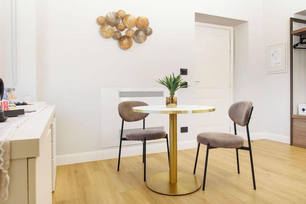 Vesuvius Palace Deluxe Double Room 6