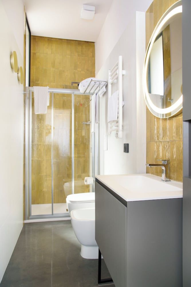 Vesuvius Palace Deluxe Double Room 5