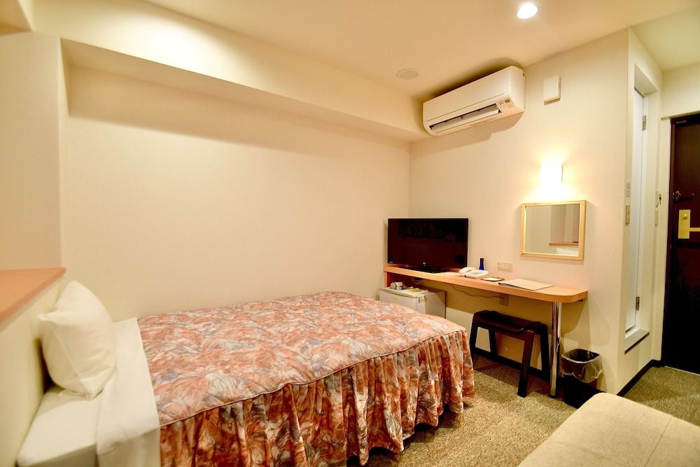 Single Room, Smoking