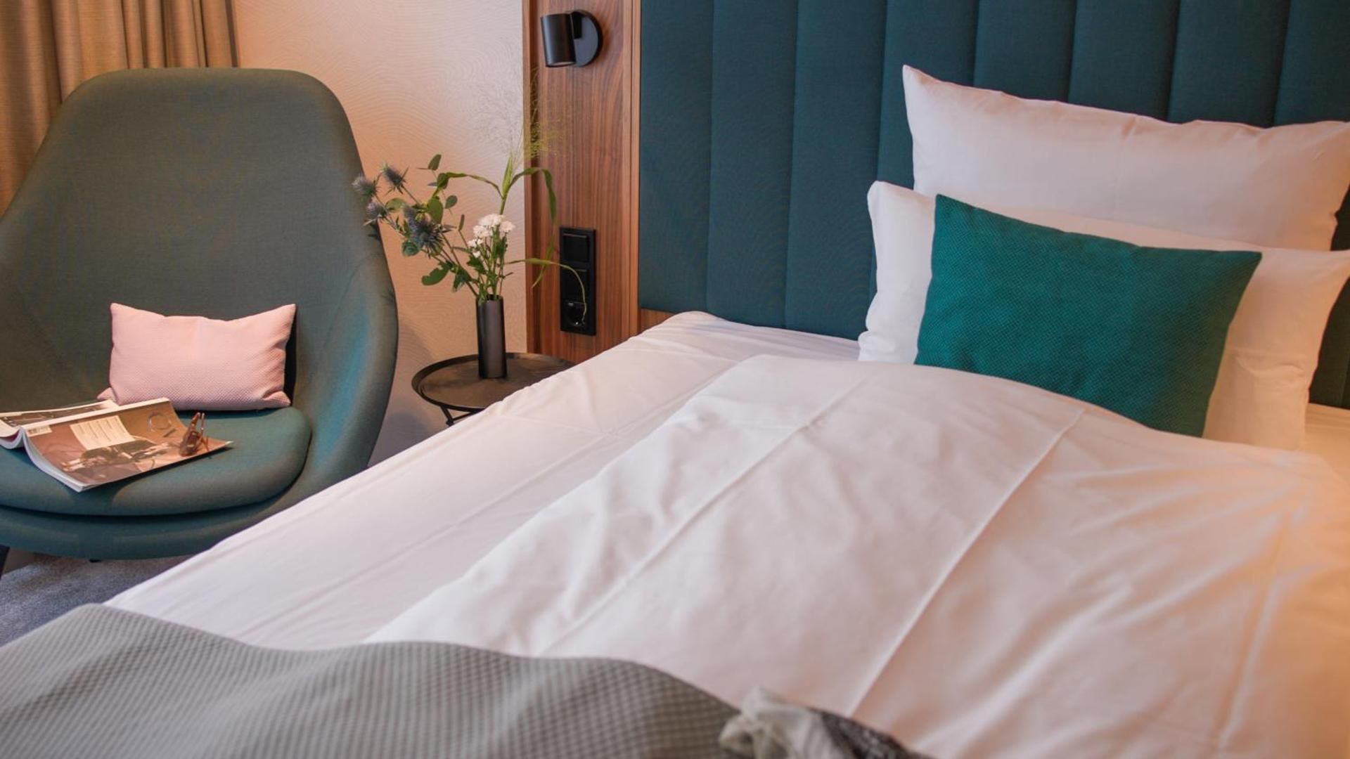 Superior Double Room mit seitlichem Meerblick, Balkon