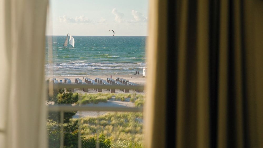 Baltic Hideaway Beach Hotel Warnemünde Grand View Double Room with panoramic Sea View 5