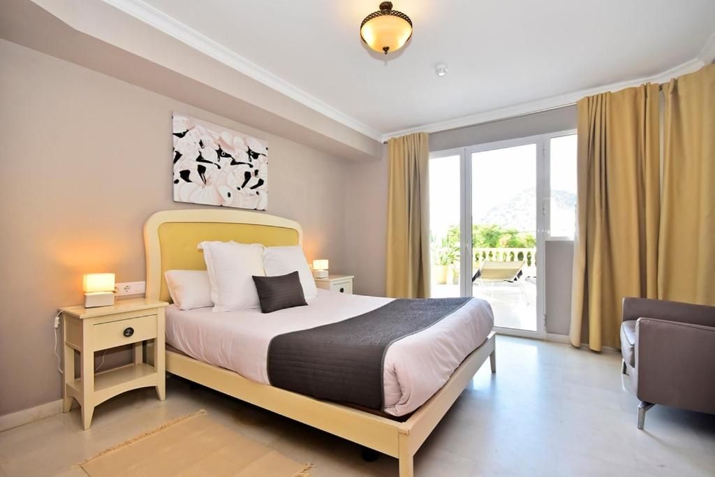 Four-Bedroom Apartment