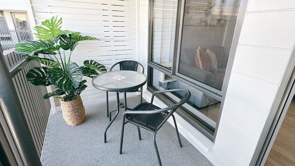 Belmoral Corporate Suites Deluxe Studio 8