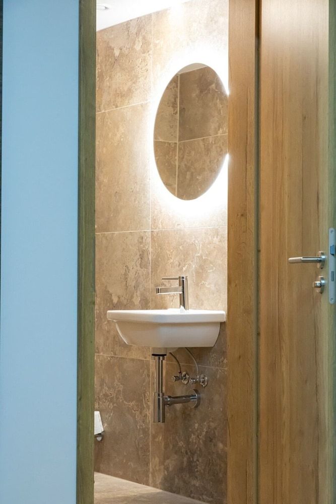 Central Hotel & Lounge Adult Only Comfort Suite 3