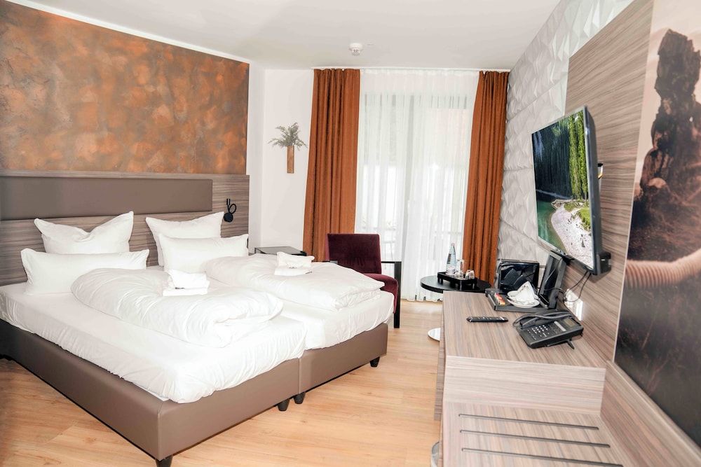 Central Hotel & Lounge Adult Only Comfort Double Room 9