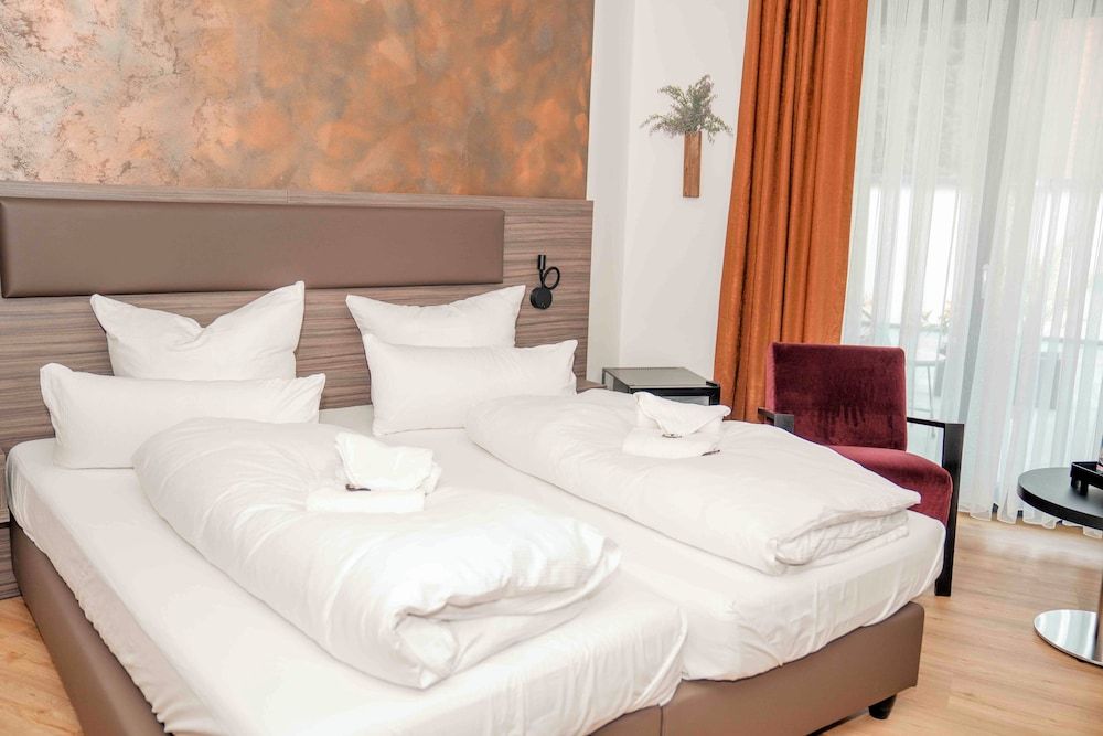 Central Hotel & Lounge Adult Only Comfort Double Room 8