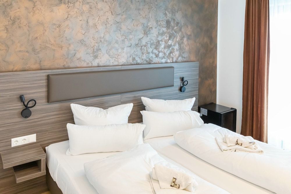 Central Hotel & Lounge Adult Only Comfort Double Room 10