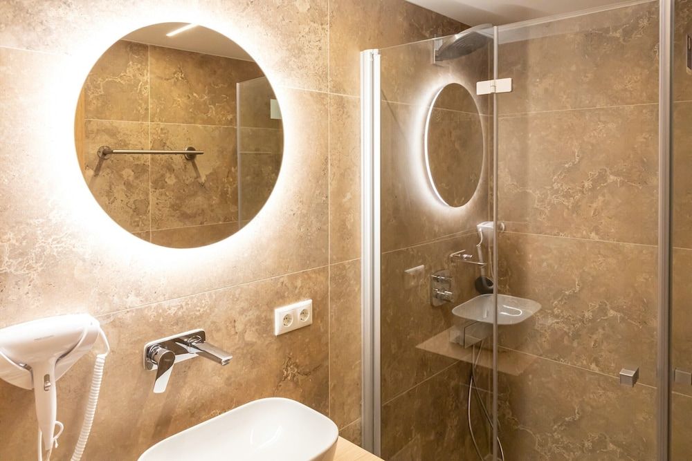 Central Hotel & Lounge Adult Only Comfort Suite 5