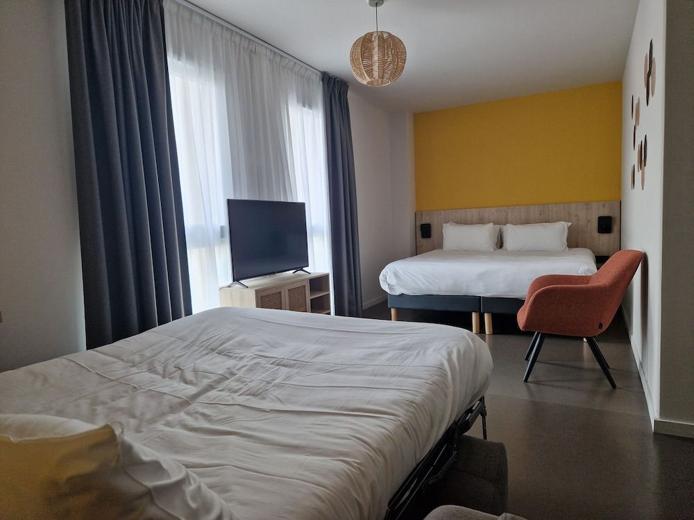 Beelodge Hôtel Blois Centre Deluxe Room, 1 Queen Bed 5