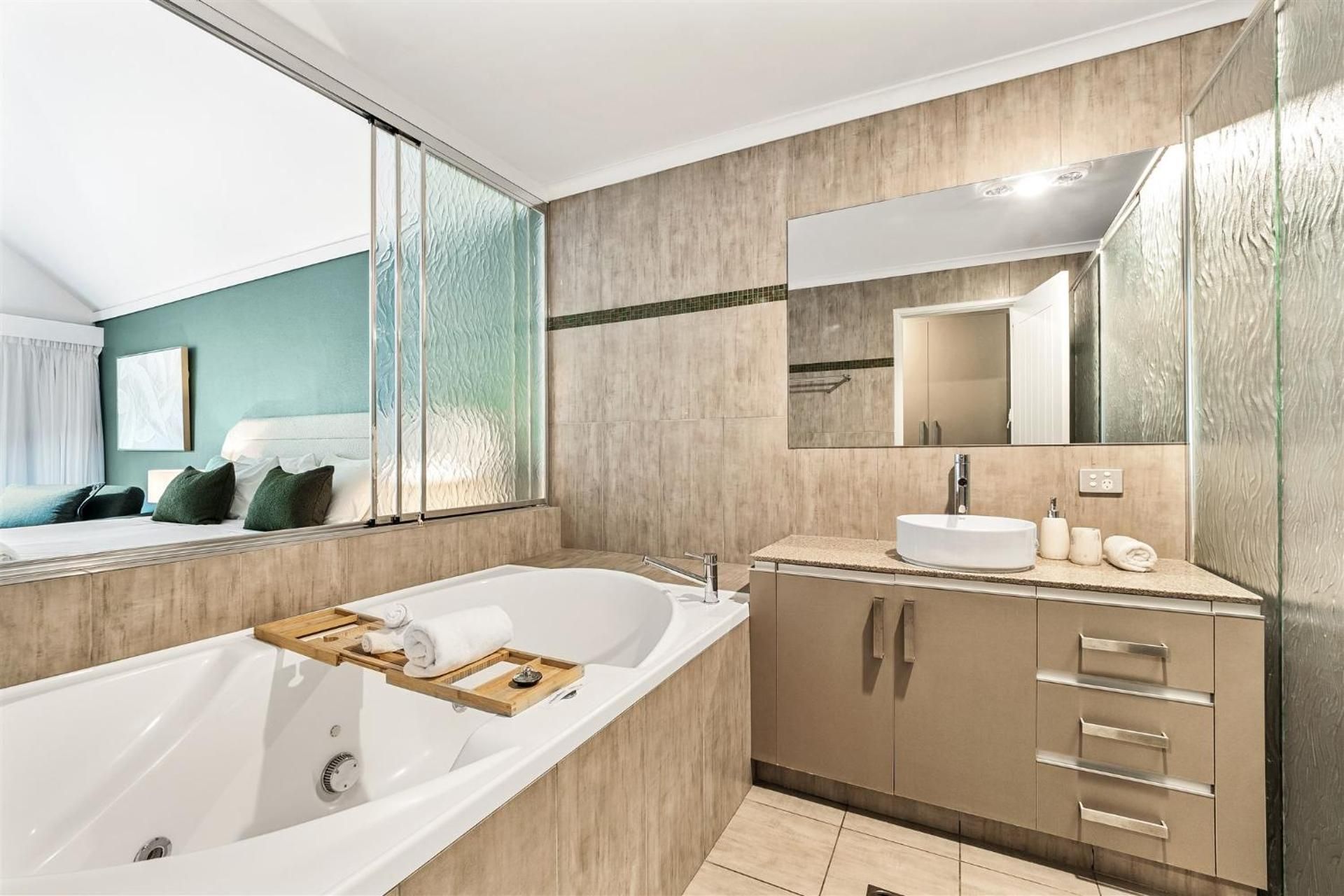 Superior Spa Suite