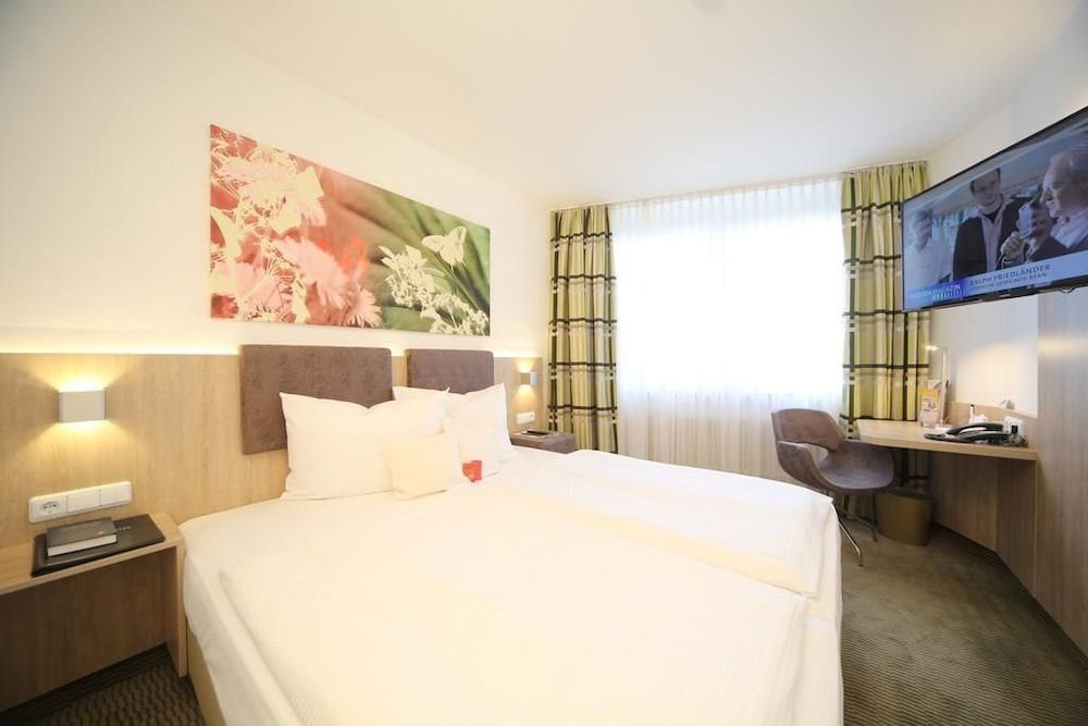 Central Hotel Eschborn Double or Twin Room, 1 Double or 2 Twin Beds 3