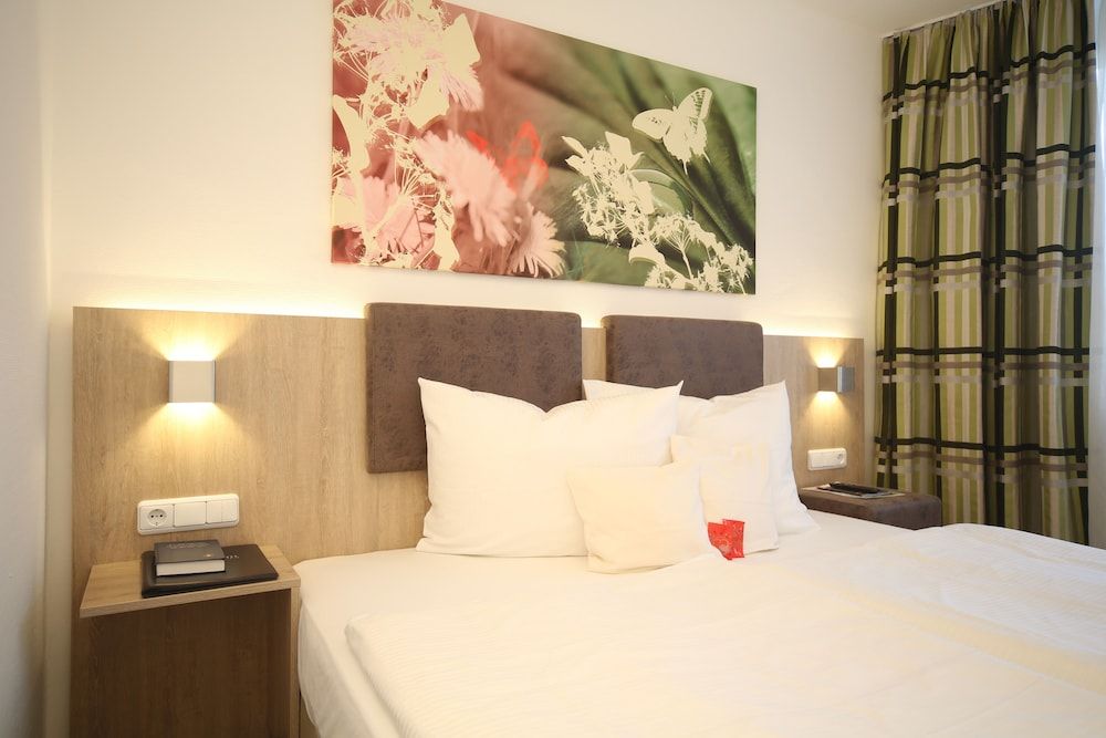 Central Hotel Eschborn Double or Twin Room, 1 Double or 2 Twin Beds