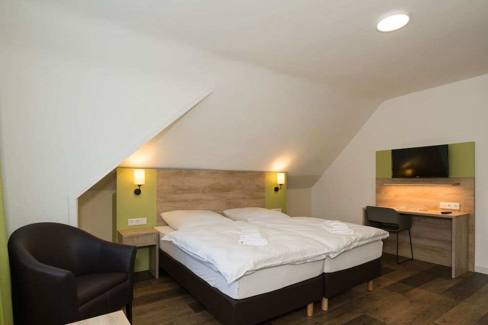 ROCA Restaurant & Hotel Deluxe Double Room, Bathtub 14