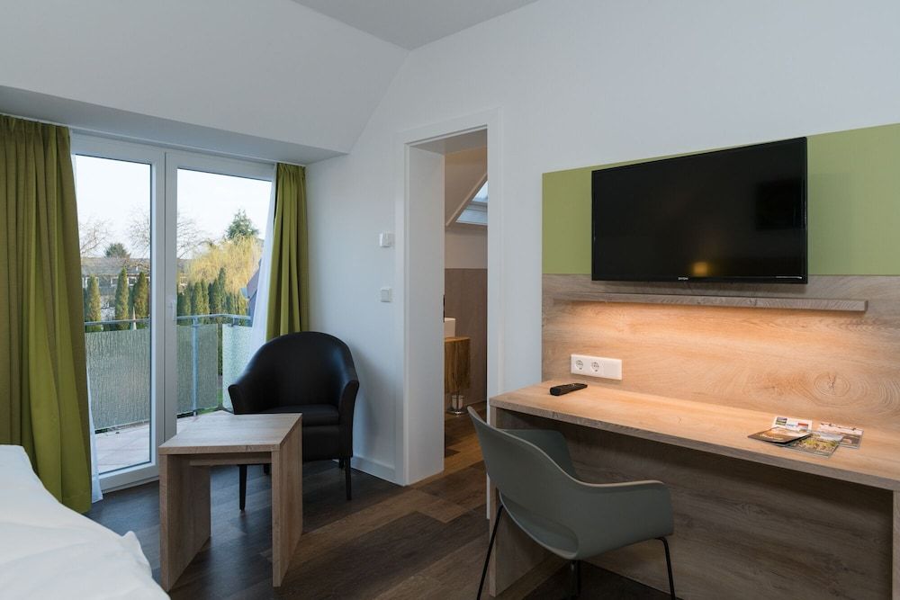 ROCA Restaurant & Hotel Standard Double Room, Balcony 16