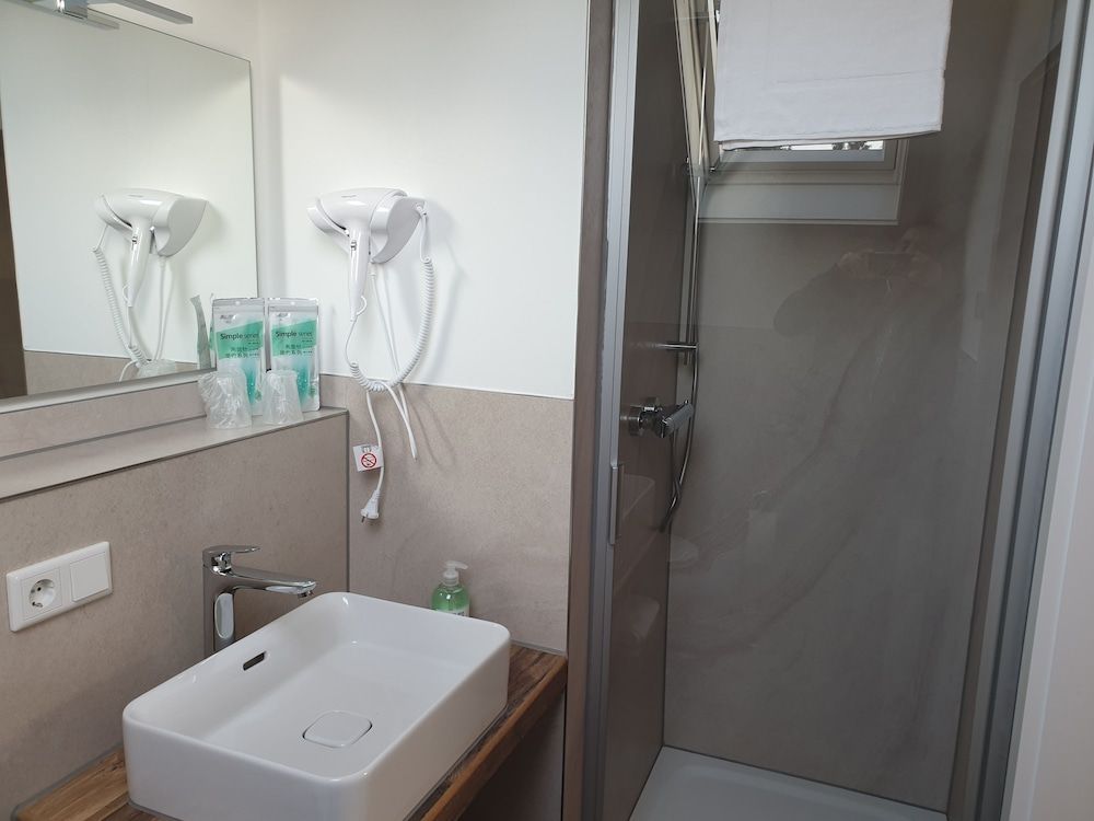 ROCA Restaurant & Hotel Deluxe Double Room, Bathtub 23