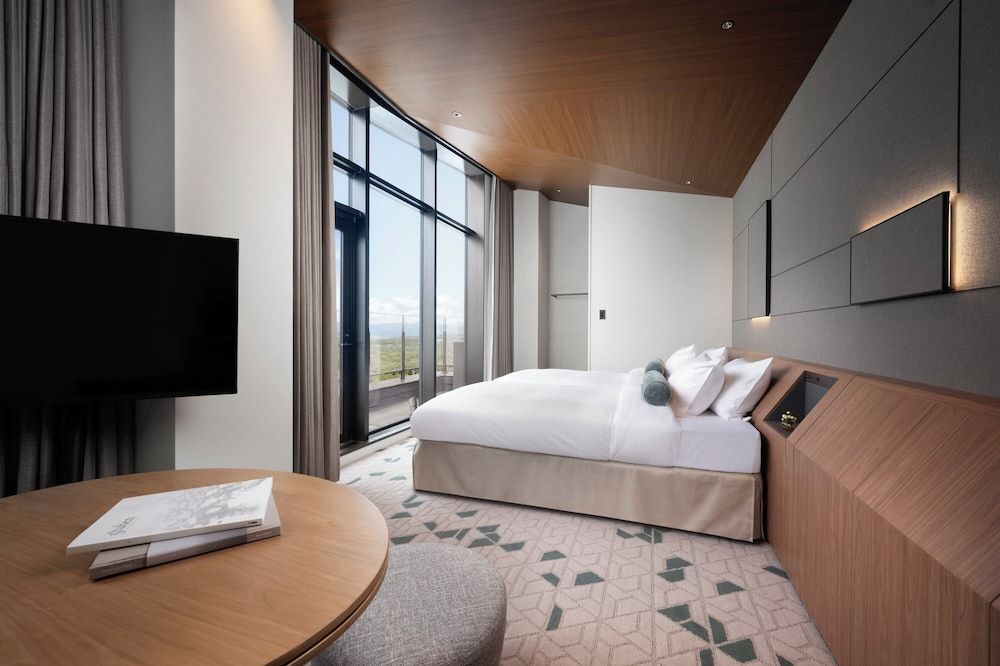 Nikko Style Niseko HANAZONO Superior Room (Family Club View) 2