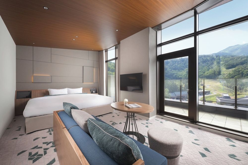 Deluxe Room, 1 King Bed (Premium)