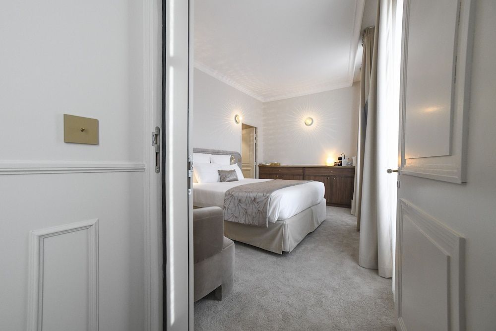 Suite (Prestige)