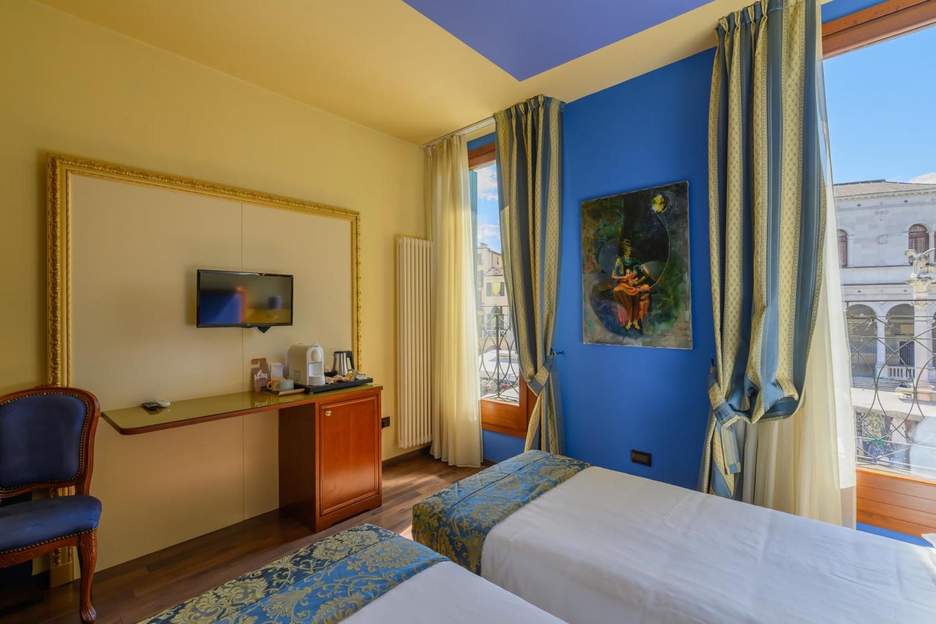 Diamantino Town House Double or Twin Room with View 2